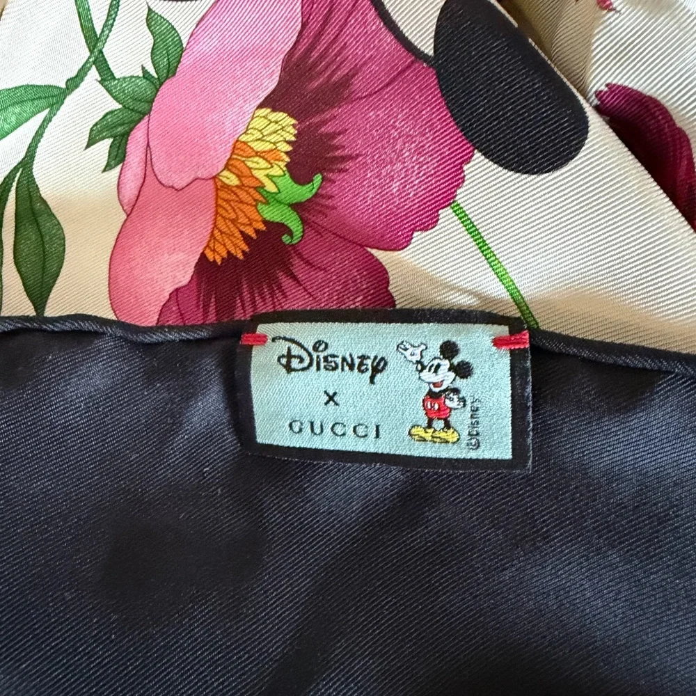 Gucci X Disney Black Flora Silk Scarf - Picture 7 of 11
